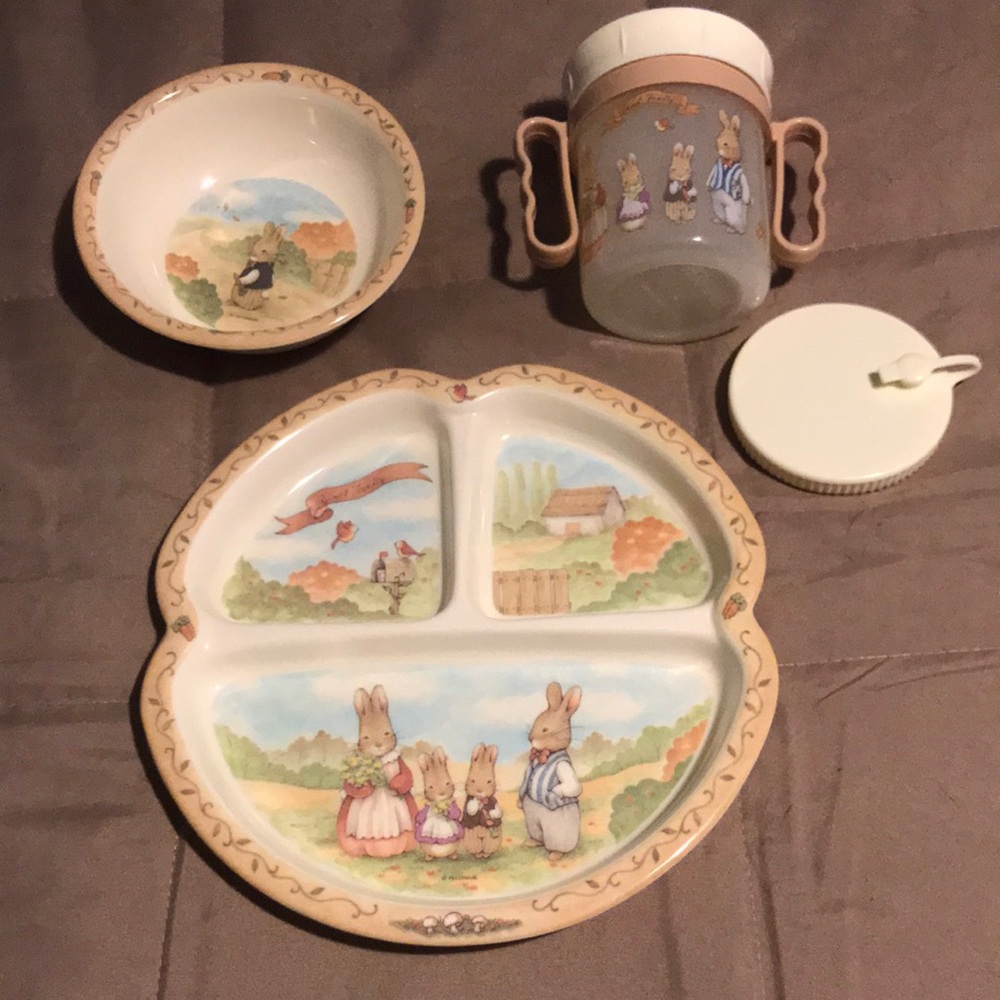Vintage Bunny Dinnerware Set